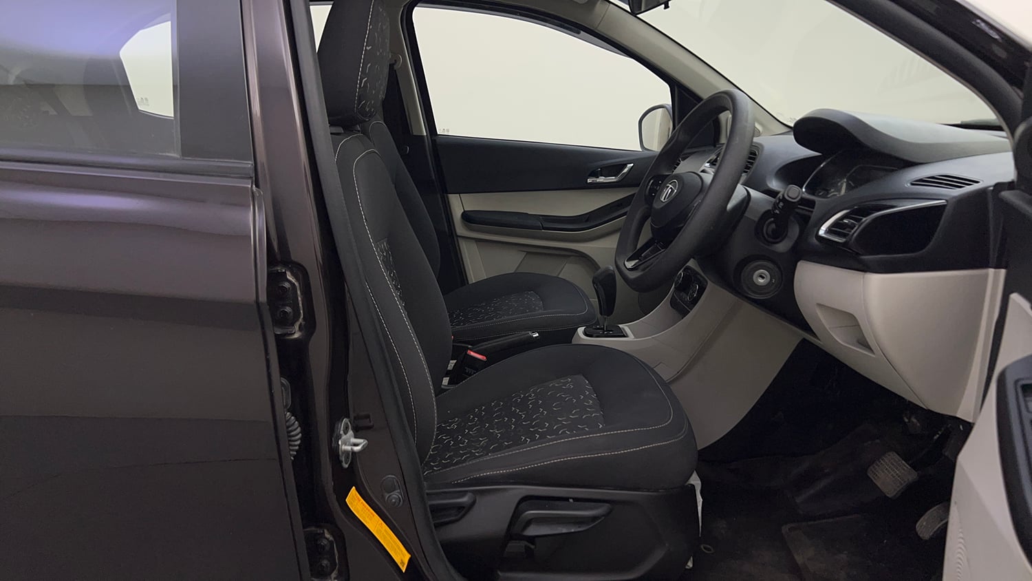Used 2023 Tata Tiago XZA Plus Petrol Automatic interior RIGHT SIDE FRONT DOOR CABIN VIEW
