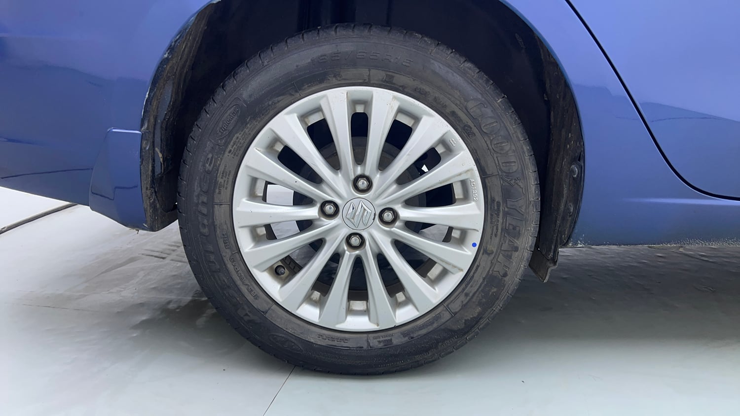 Used 2021 Maruti Suzuki Ciaz Zeta 1.5 AT Petrol Automatic tyres RIGHT REAR TYRE RIM VIEW