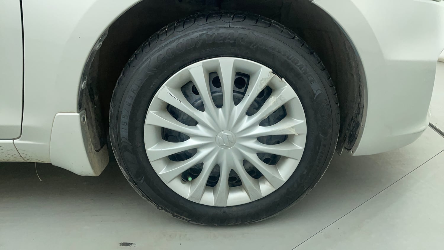 Used 2018 Maruti Suzuki Ciaz Delta 1.4 AT Petrol Automatic tyres RIGHT FRONT TYRE RIM VIEW