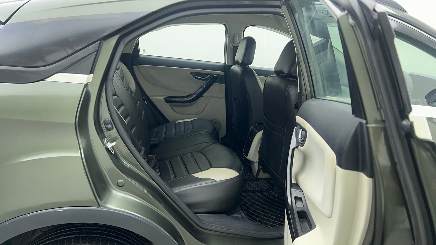 Used 2020 Tata Nexon XZ Petrol Manual interior RIGHT SIDE REAR DOOR CABIN VIEW
