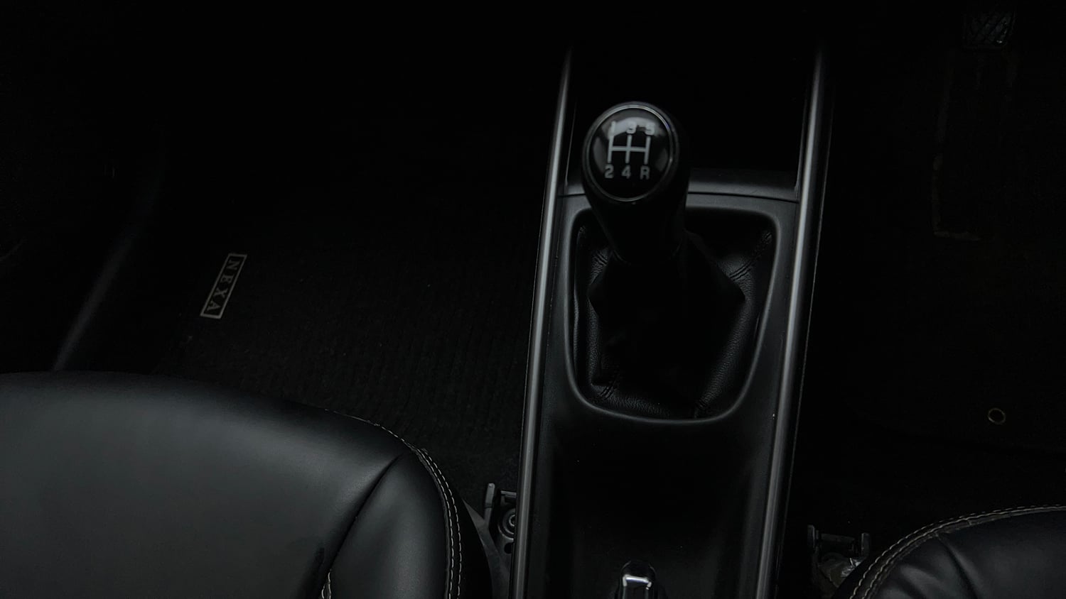 Used 2021 Maruti Suzuki Baleno Delta Petrol Manual interior GEAR  KNOB VIEW