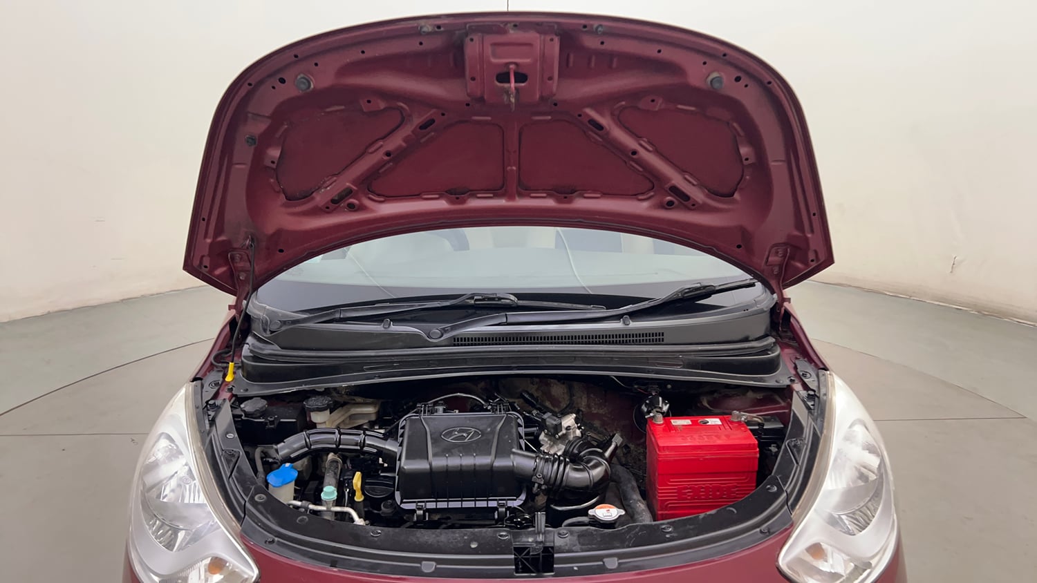 Used 2015 Hyundai i10 Magna 1.1 iRDE2 Petrol Manual engine ENGINE & BONNET OPEN FRONT VIEW