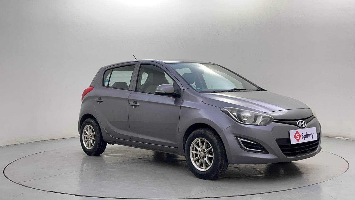 Used 2013 Hyundai i20 Magna (O) 1.2 Petrol Manual exterior RIGHT FRONT CORNER VIEW