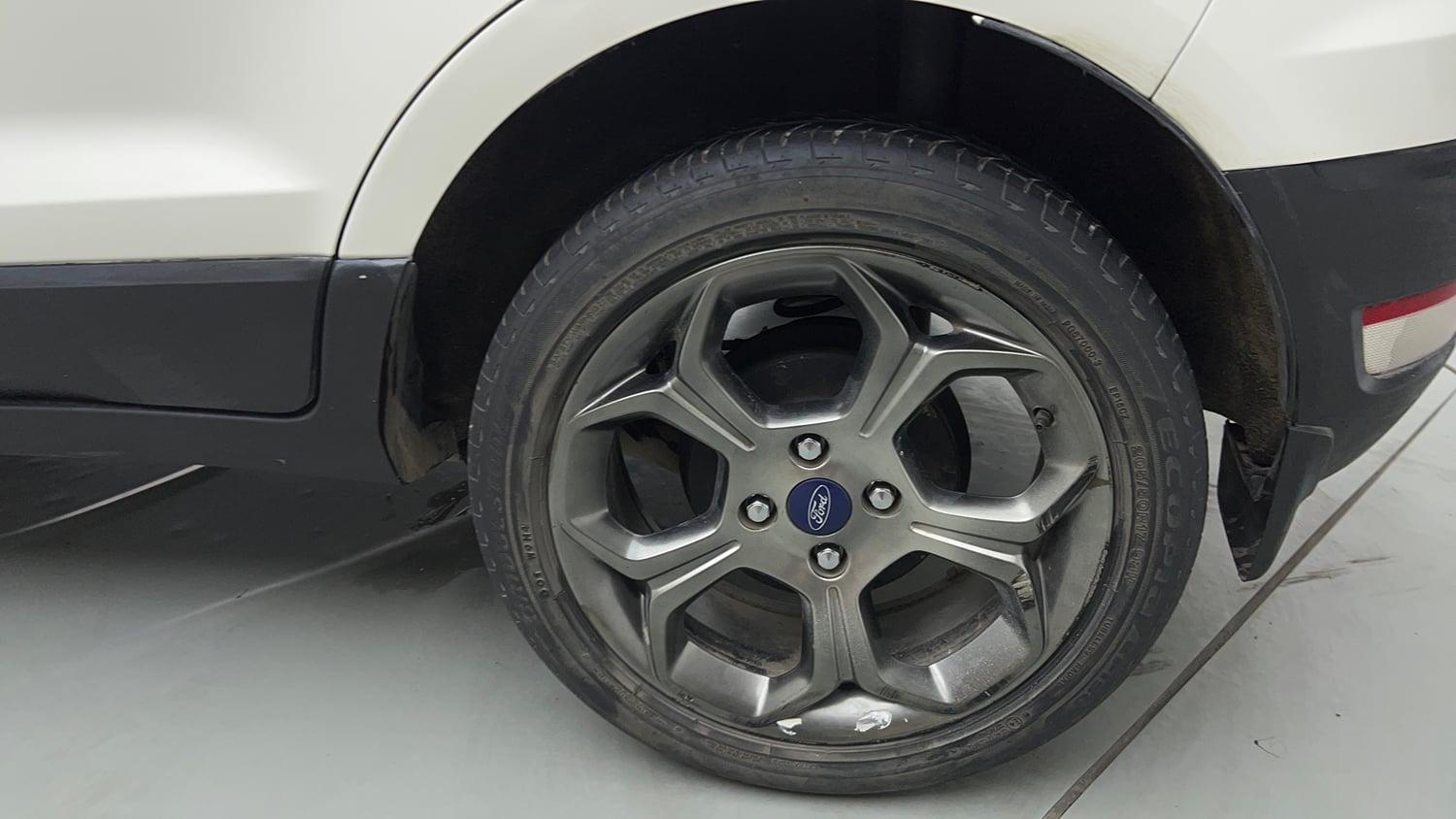 Used 2018 Ford EcoSport Titanium + 1.5L Ti-VCT Petrol Manual tyres LEFT REAR TYRE RIM VIEW