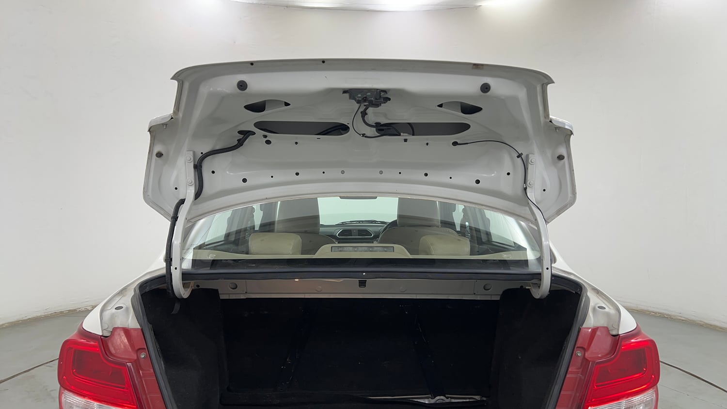 Used 2019 Maruti Suzuki Dzire VDi AMT Diesel Automatic interior DICKY DOOR OPEN VIEW