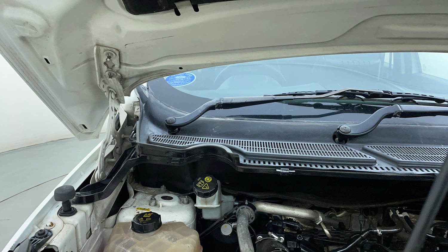 Used 2017 Ford EcoSport Titanium 1.5L TDCi Diesel Manual engine ENGINE RIGHT SIDE HINGE & APRON VIEW