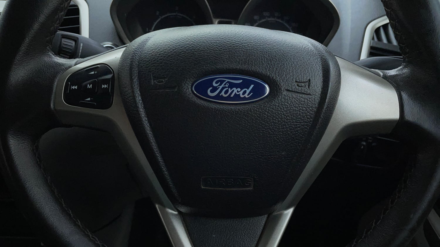 Used 2017 Ford EcoSport Titanium 1.5L TDCi Diesel Manual top_features Airbags