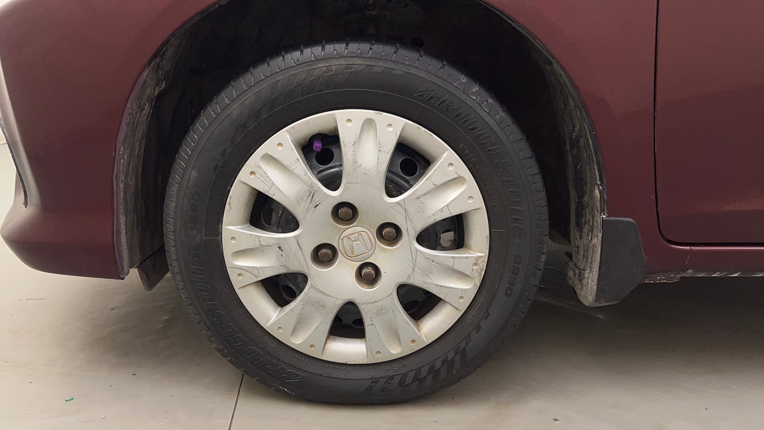 Used 2016 Honda Amaze 1.2 S i-VTEC Petrol Manual tyres LEFT FRONT TYRE RIM VIEW