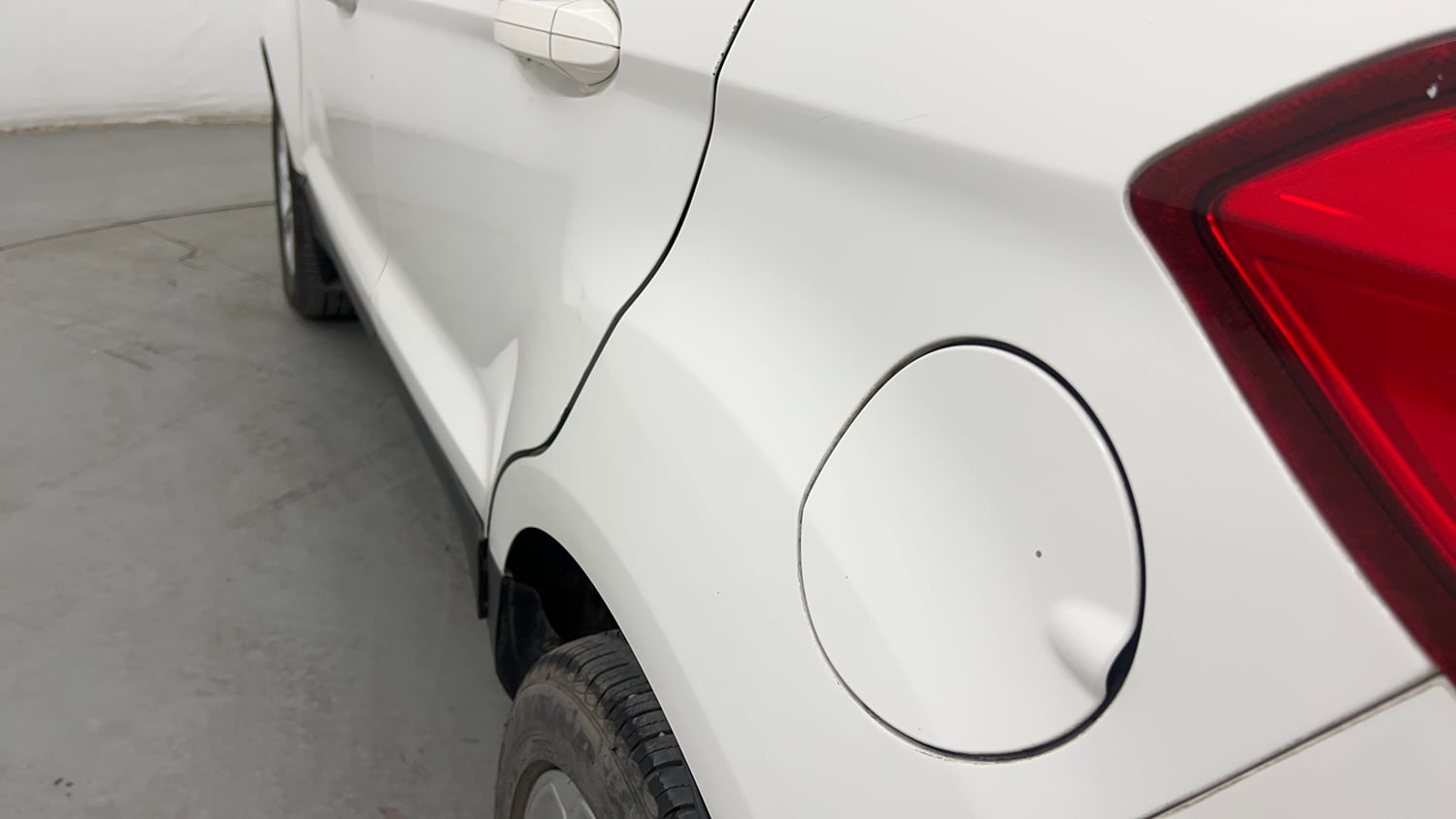 Used 2018 Ford EcoSport Titanium + 1.5L Ti-VCT AT Petrol Automatic dents MINOR SCRATCH
