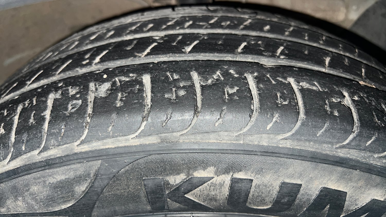 Used 2018 Hyundai Creta E Plus 1.6 Petrol Petrol Manual tyres RIGHT FRONT TYRE TREAD VIEW