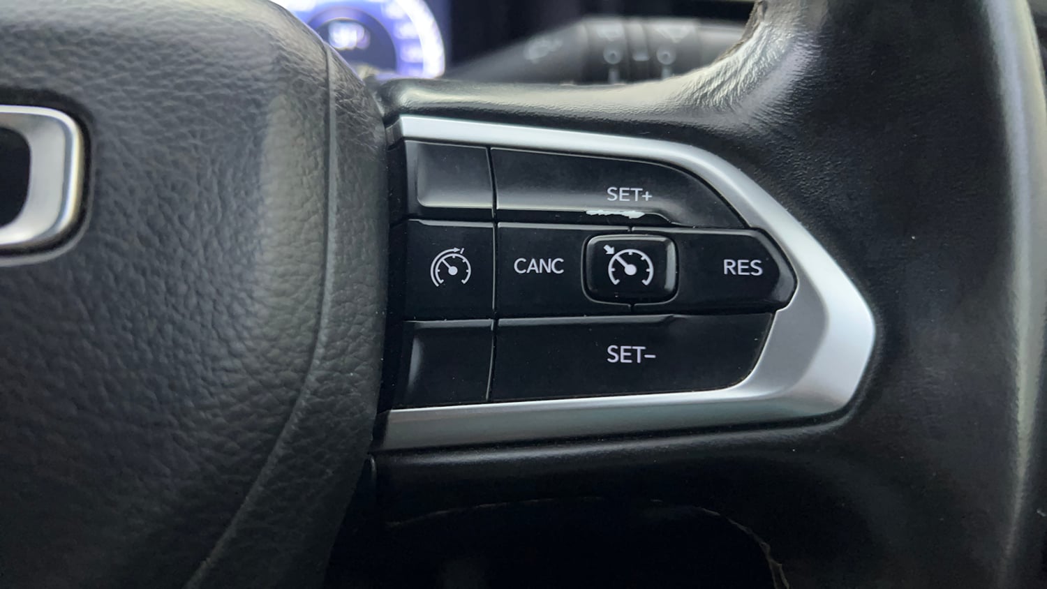 Used 2022 Jeep Compass Model S (O) Diesel 4x4 AT Diesel Automatic top_features Cruise control