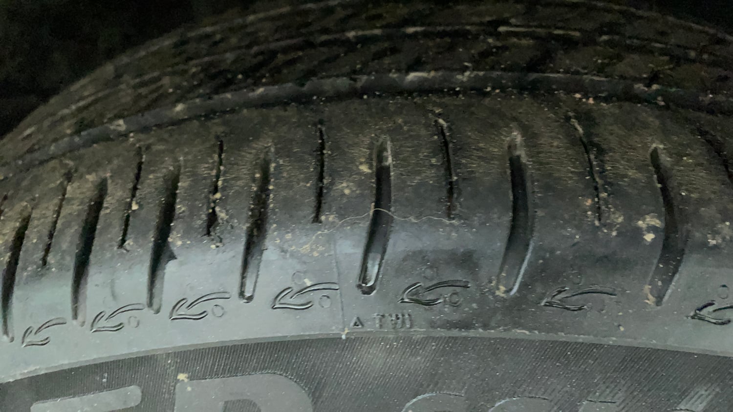 Used 2023 Tata Altroz XZA Petrol Petrol Automatic tyres RIGHT FRONT TYRE TREAD VIEW