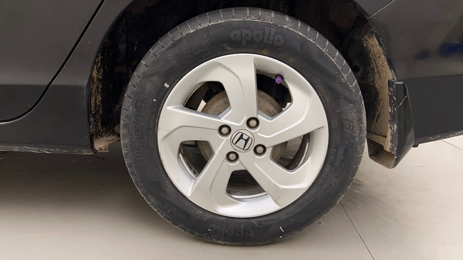 Used 2014 Honda City SV Diesel Diesel Manual tyres LEFT REAR TYRE RIM VIEW