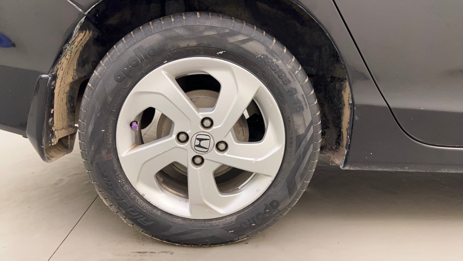 Used 2014 Honda City SV Diesel Diesel Manual tyres RIGHT REAR TYRE RIM VIEW