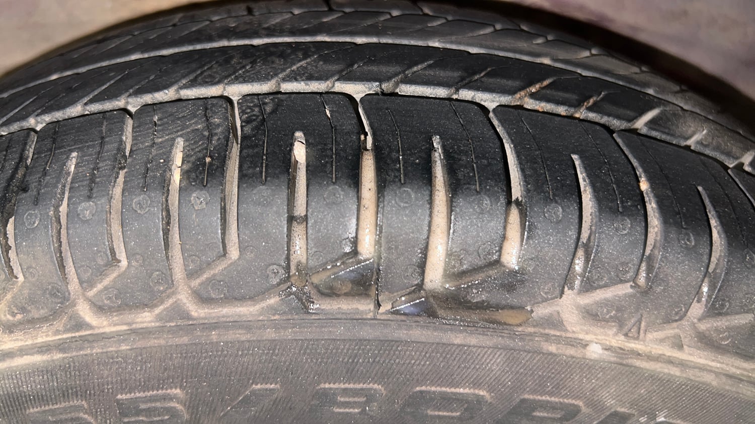 Used 2015 Hyundai i10 Magna 1.1 iRDE2 Petrol Manual tyres RIGHT REAR TYRE TREAD VIEW