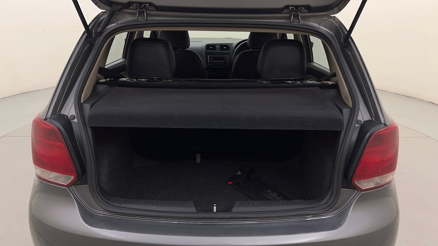 Used 2013 Volkswagen Polo Comfortline 1.2L (P) Petrol Manual interior DICKY INSIDE VIEW