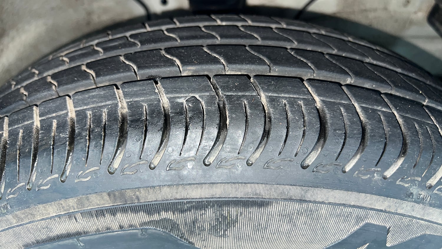 Used 2023 Maruti Suzuki S-Presso VXi Plus (O) AMT Petrol Automatic tyres RIGHT FRONT TYRE TREAD VIEW