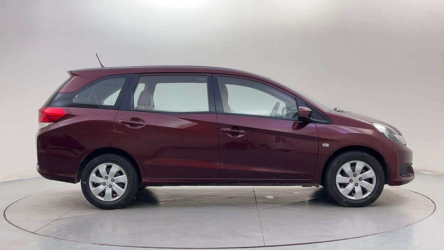 Used 2014 Honda Mobilio S Petrol Petrol Manual exterior RIGHT SIDE VIEW