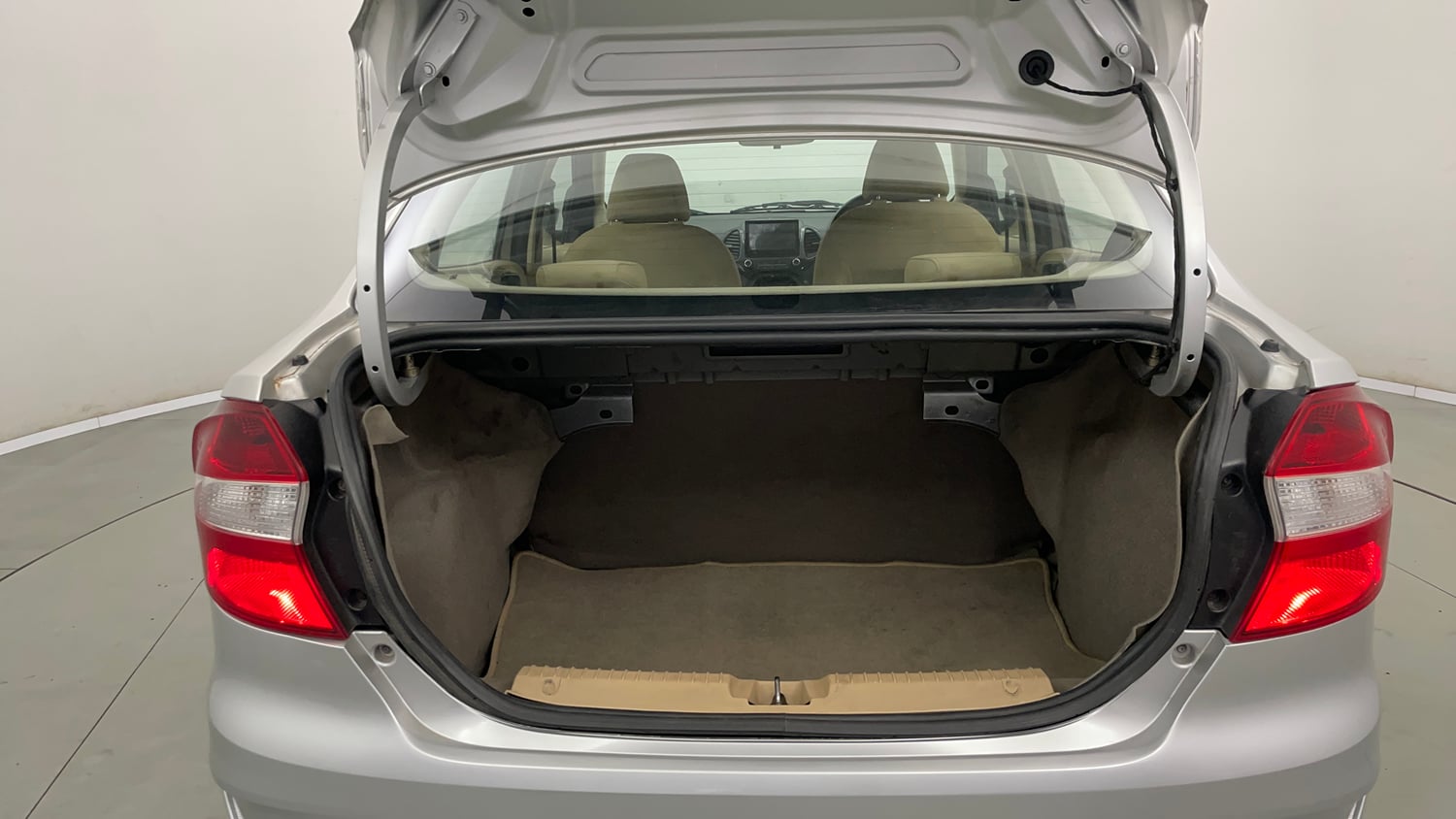 Used 2019 Ford Figo Aspire Titanium 1.2 Ti-VCT Petrol Manual interior DICKY INSIDE VIEW