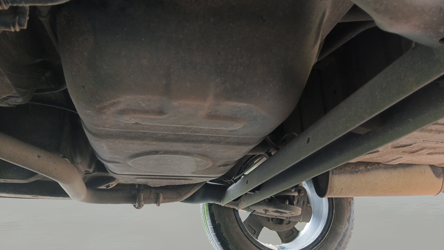 Used 2018 Tata Nexon XZ Plus Diesel Dual Tone Diesel Manual extra REAR UNDERBODY VIEW (TAKEN FROM REAR)