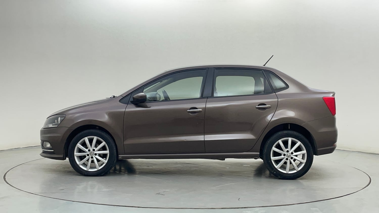 Used 2018 Volkswagen Ameo Highline 1.5L AT Diesel Automatic exterior LEFT SIDE VIEW