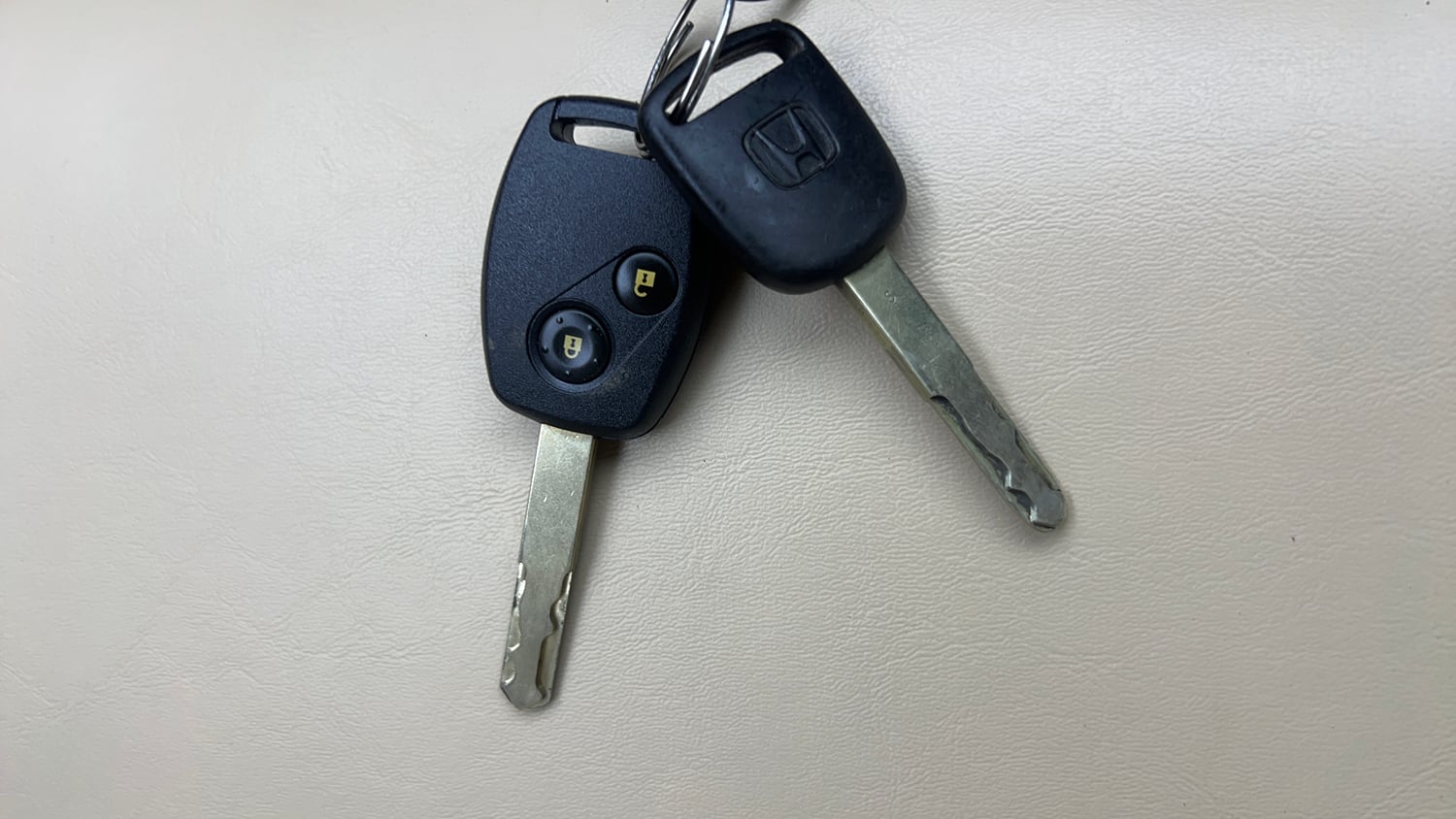 Used 2014 Honda Amaze 1.2 S i-VTEC CNG (Outside Fitted) Cng Manual extra CAR KEY VIEW