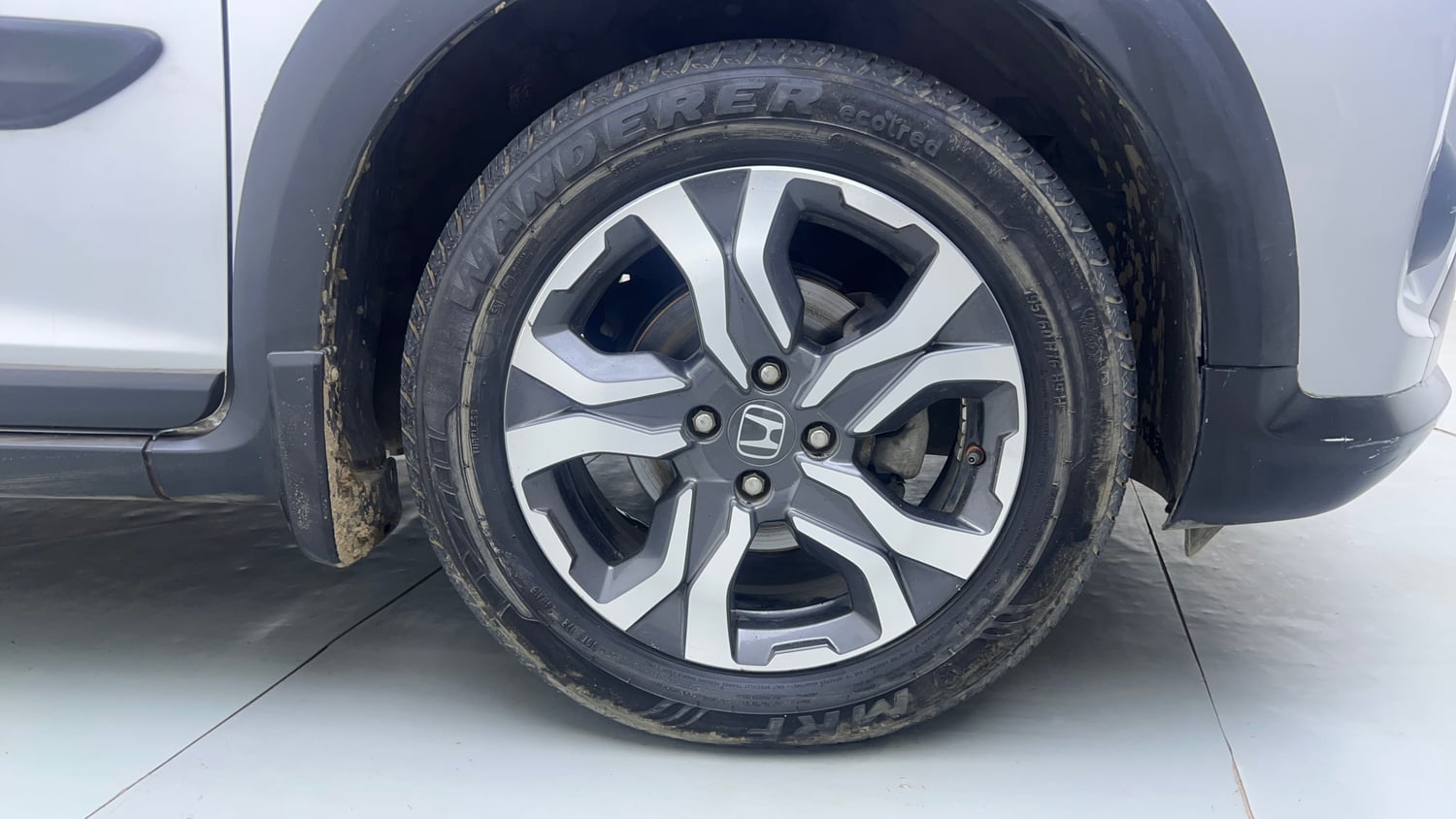 Used 2017 Honda WR-V VX MT Petrol Petrol Manual tyres RIGHT FRONT TYRE RIM VIEW