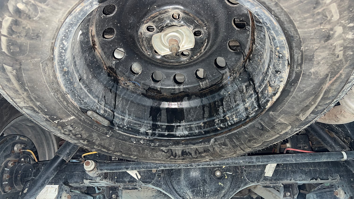 Used 2022 Mahindra Scorpio S5 Diesel Manual tyres SPARE TYRE VIEW