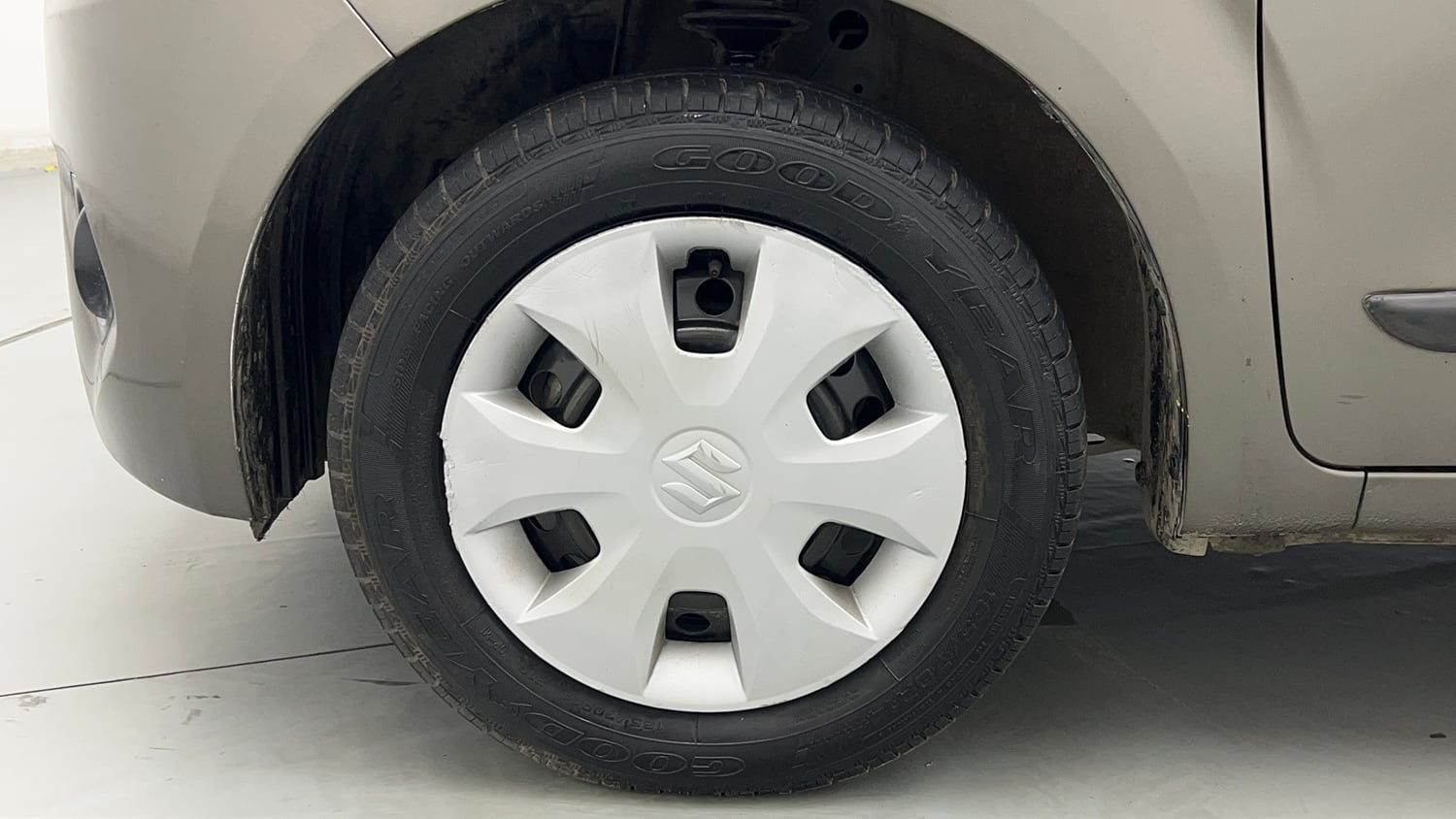 Used 2022 Maruti Suzuki Wagon R VXI 1.0 Petrol Manual tyres LEFT FRONT TYRE RIM VIEW