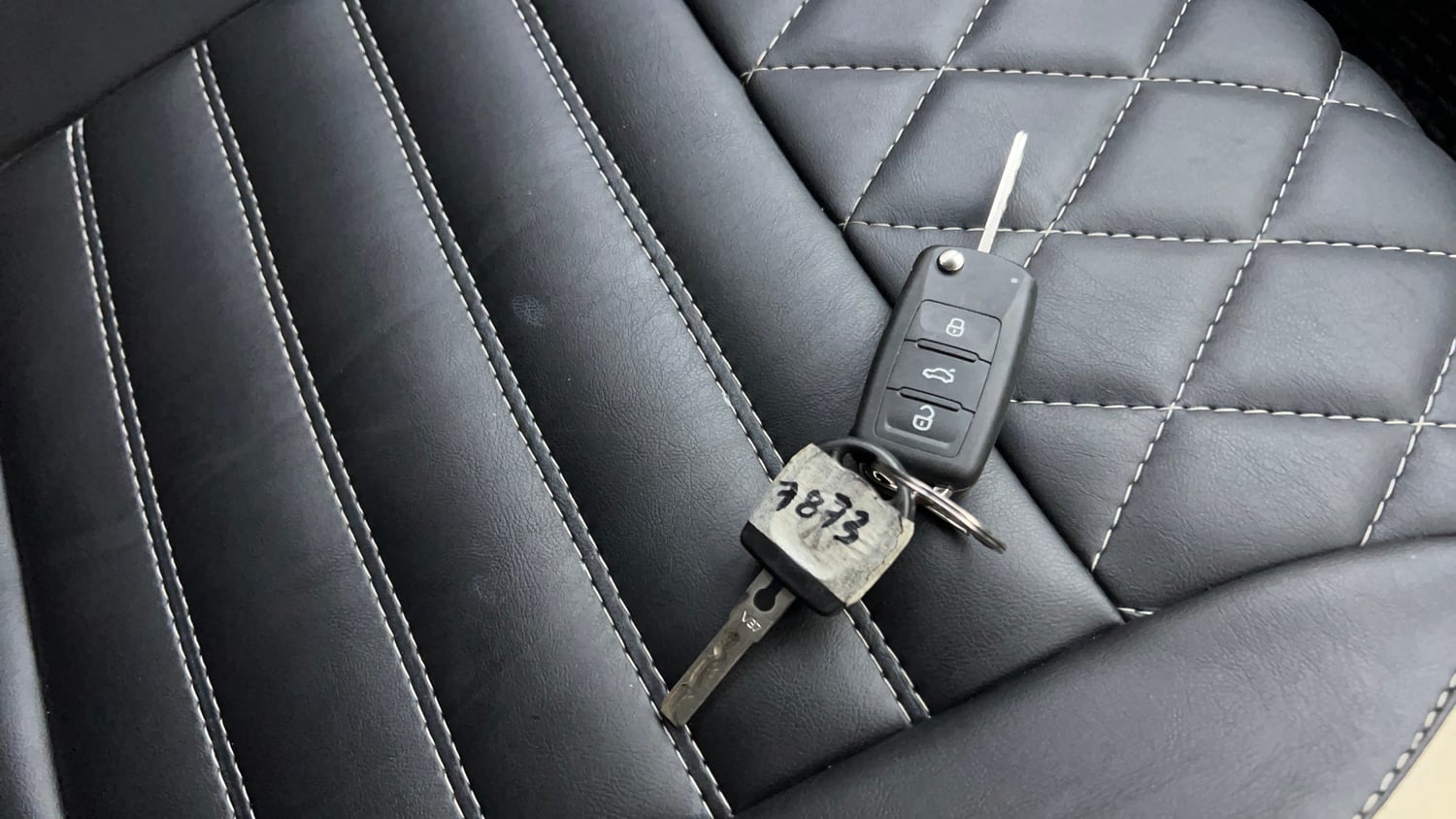 Used 2013 Volkswagen Polo Comfortline 1.2L (P) Petrol Manual extra CAR KEY VIEW