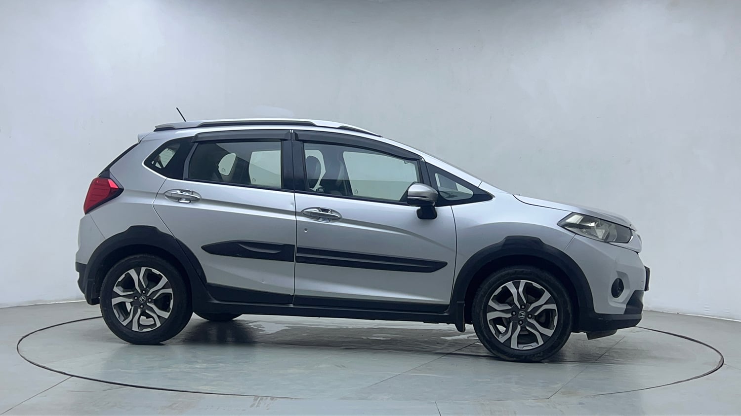 Used 2017 Honda WR-V VX MT Petrol Petrol Manual exterior RIGHT SIDE VIEW