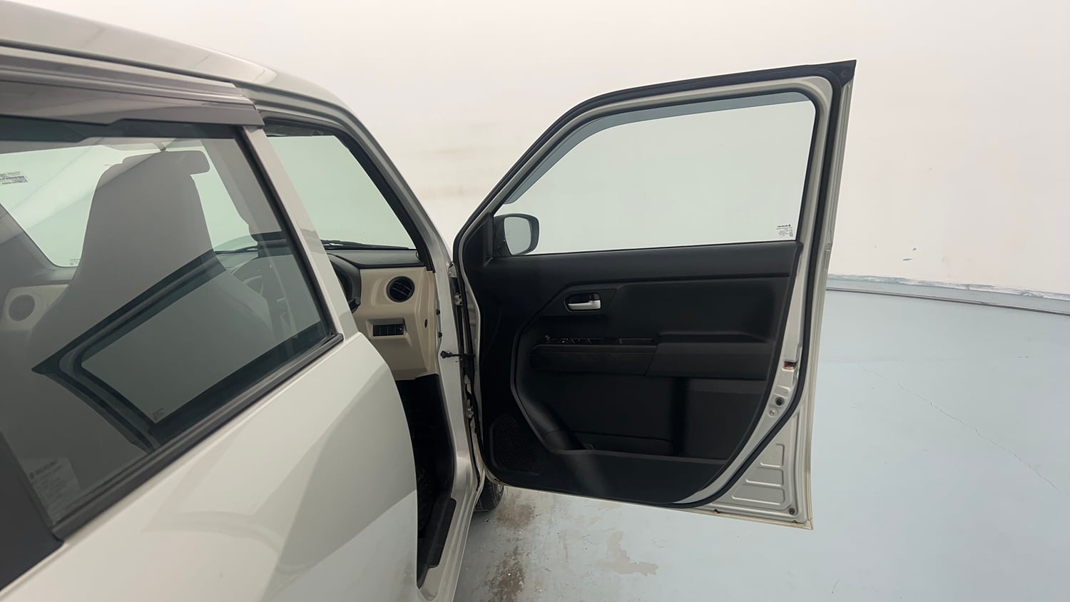 Used 2021 Maruti Suzuki Wagon R 1.0 VXi 1.0 Petrol Manual interior RIGHT FRONT DOOR OPEN VIEW