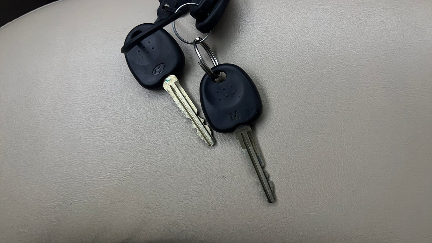 Used 2015 Hyundai i10 Magna 1.1 CNG (Outside Fitted) Cng Manual extra CAR KEY VIEW