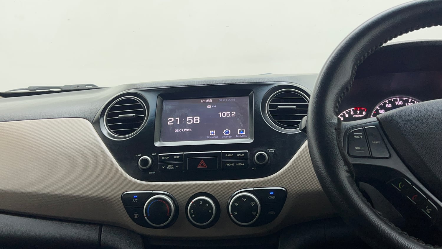 Used 2018 Hyundai Grand i10 Sportz 1.2 Kappa VTVT CNG (Outside Fitted) Cng Manual top_features Integrated (in-dash) music system