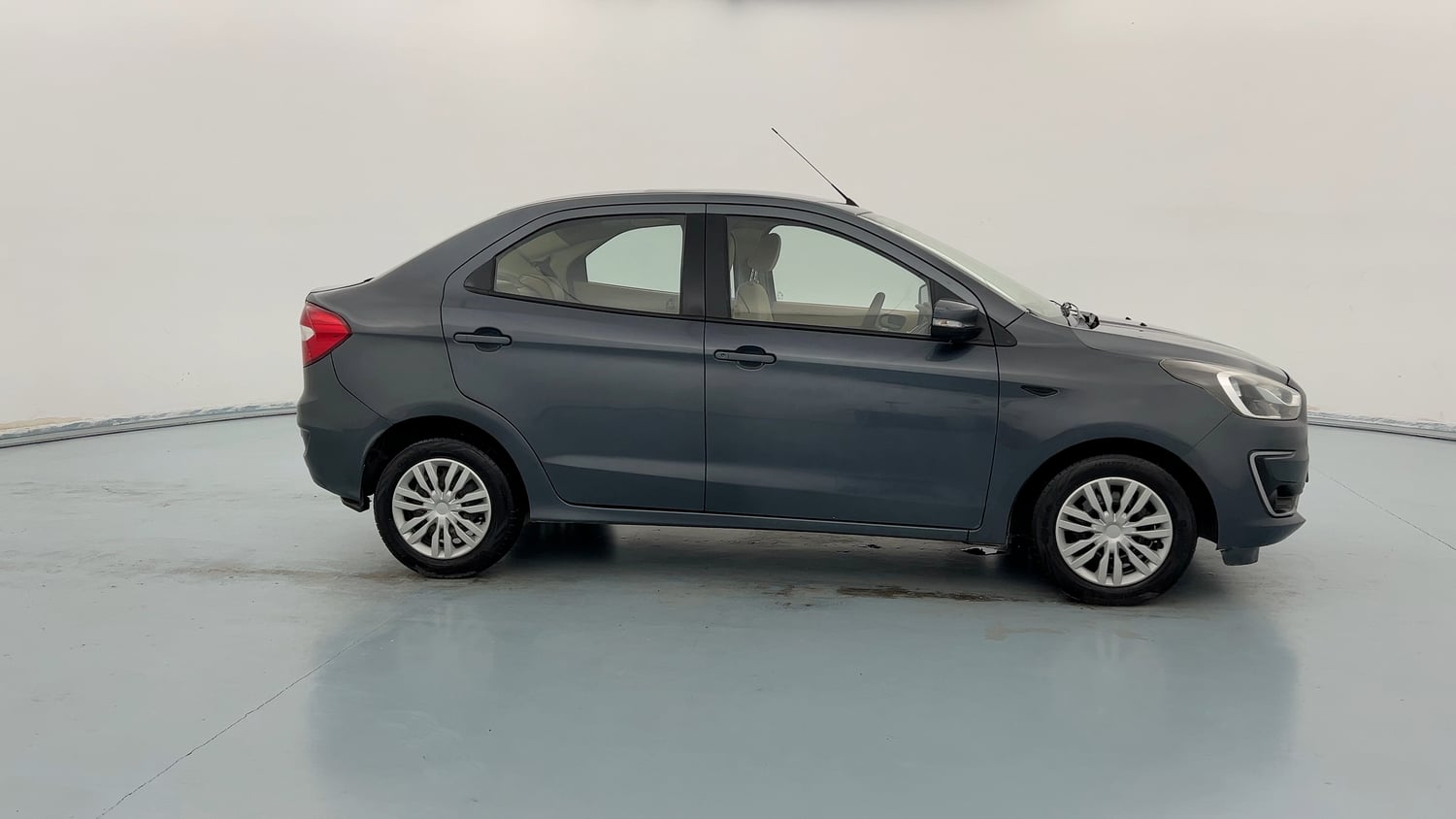 Used 2019 Ford Figo Aspire Trend Plus 1.5 TDCi Diesel Manual exterior RIGHT SIDE VIEW