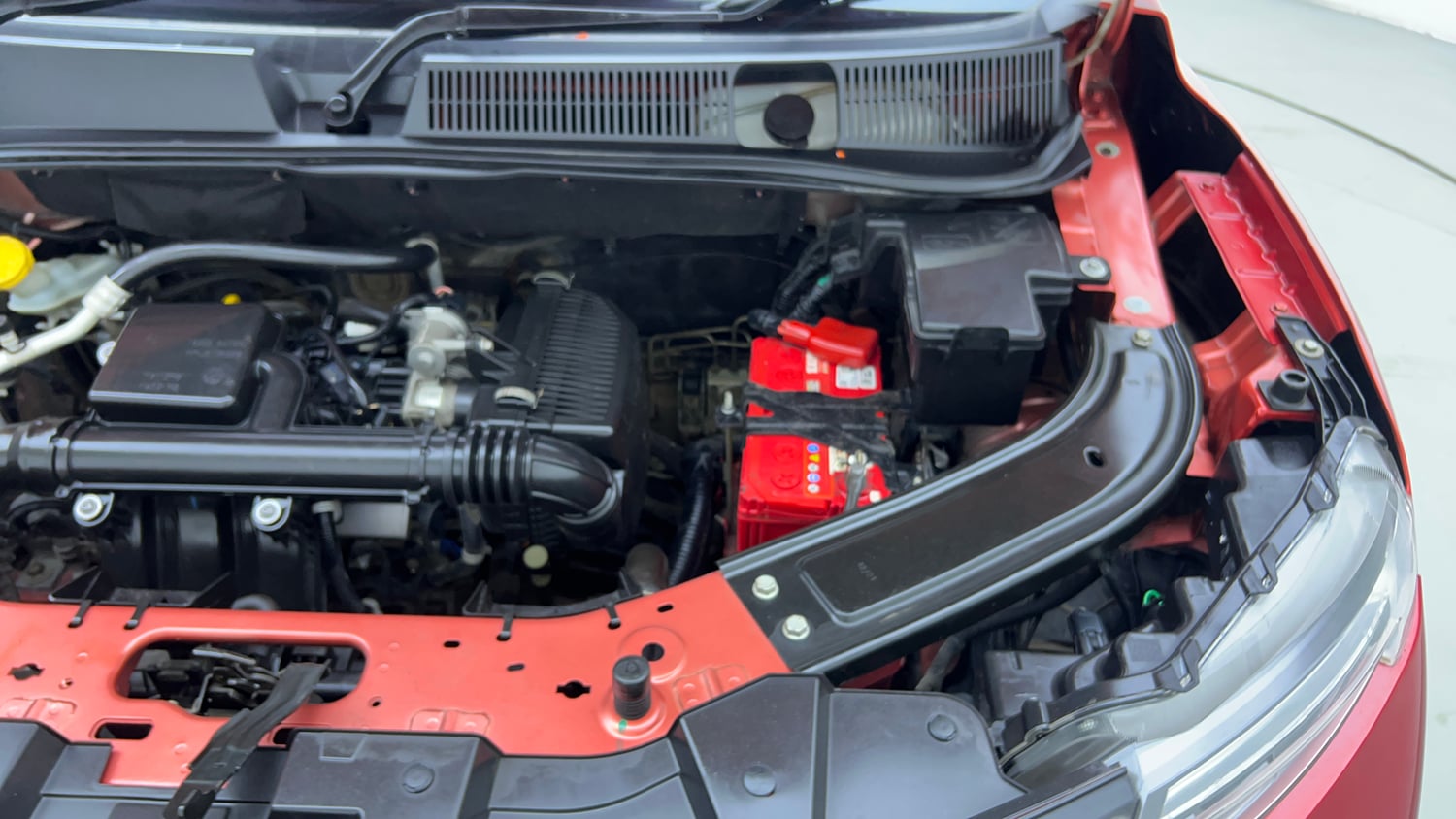 Used 2021 Renault Kiger RXT (O) MT Dual Tone Petrol Manual engine ENGINE LEFT SIDE VIEW