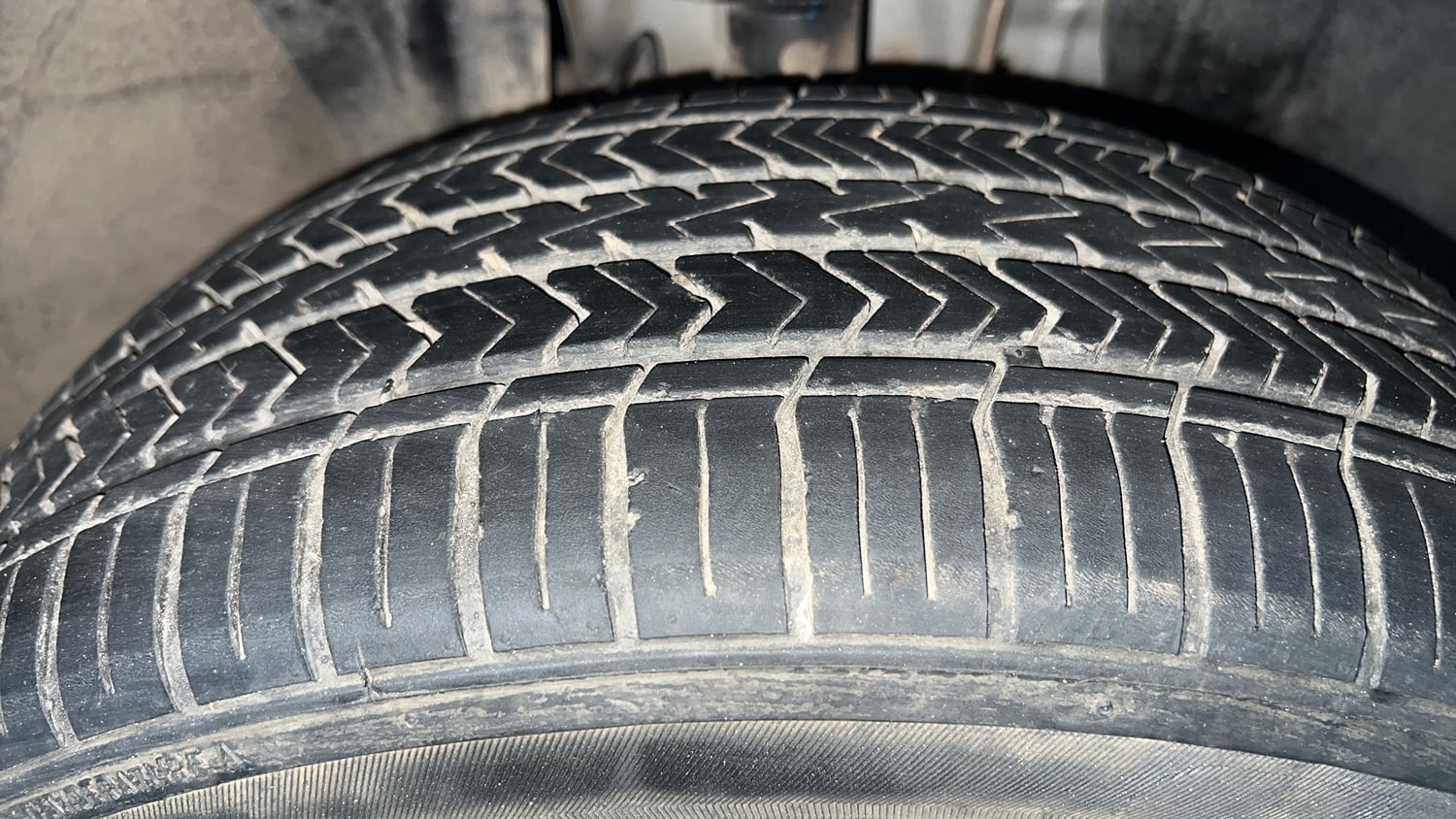 Used 2021 Nissan Magnite XL Petrol Manual tyres RIGHT FRONT TYRE TREAD VIEW