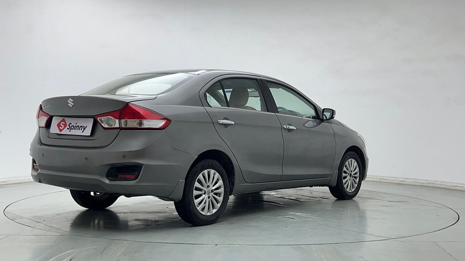 Used 2017 Maruti Suzuki Ciaz Zeta 1.4 MT Petrol Manual exterior RIGHT REAR CORNER VIEW