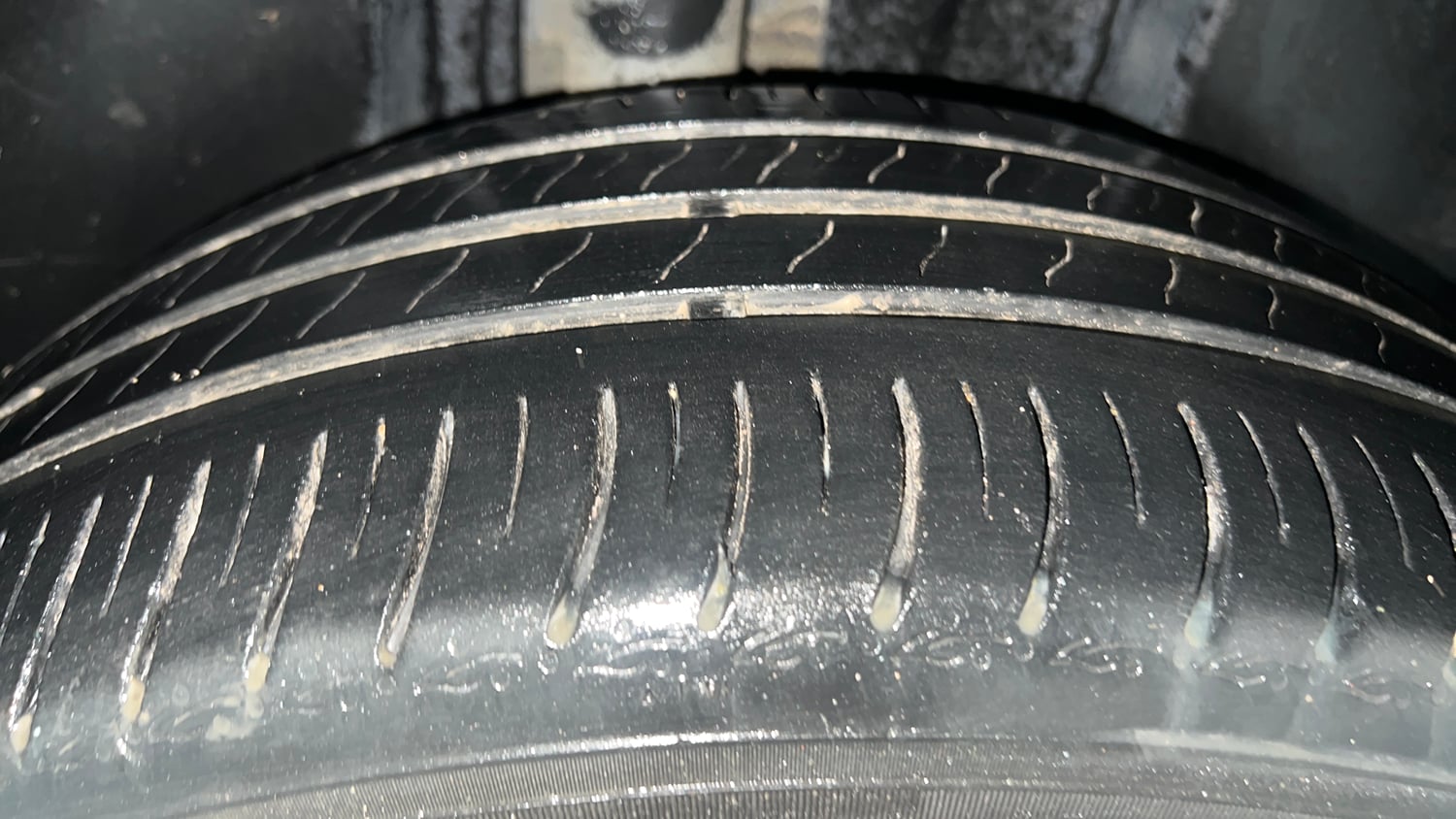 Used 2024 Skoda Slavia Style 1.0L TSI MT Petrol Manual tyres RIGHT REAR TYRE TREAD VIEW