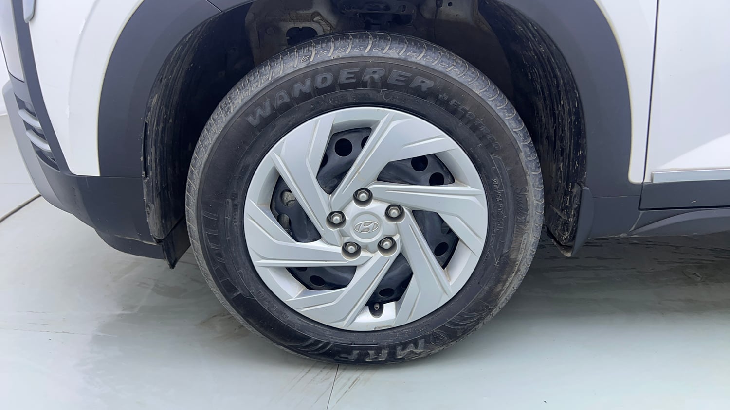 Used 2024 Hyundai Creta 1.5 MPi Petrol MT E Petrol Manual tyres LEFT FRONT TYRE RIM VIEW