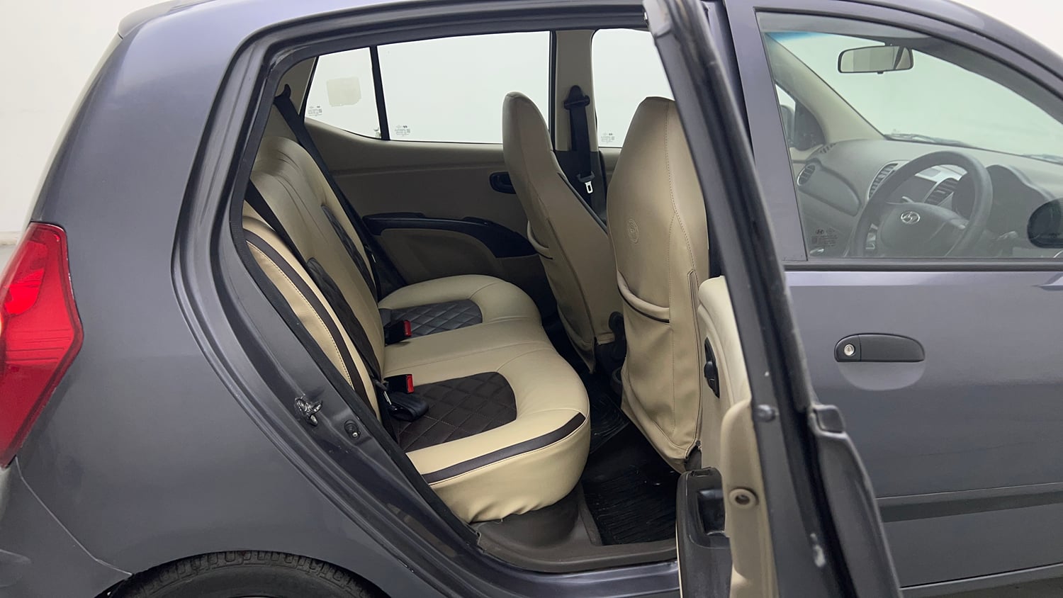 Used 2015 Hyundai i10 Magna 1.1 CNG (Outside Fitted) Cng Manual interior RIGHT SIDE REAR DOOR CABIN VIEW