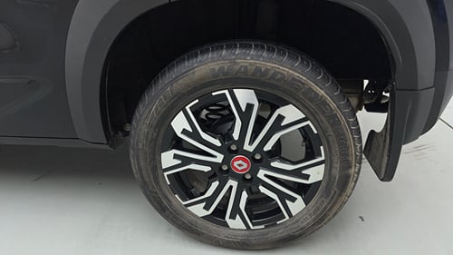 Used 2025 Renault Kiger RXZ Turbo CVT Petrol Automatic tyres LEFT REAR TYRE RIM VIEW