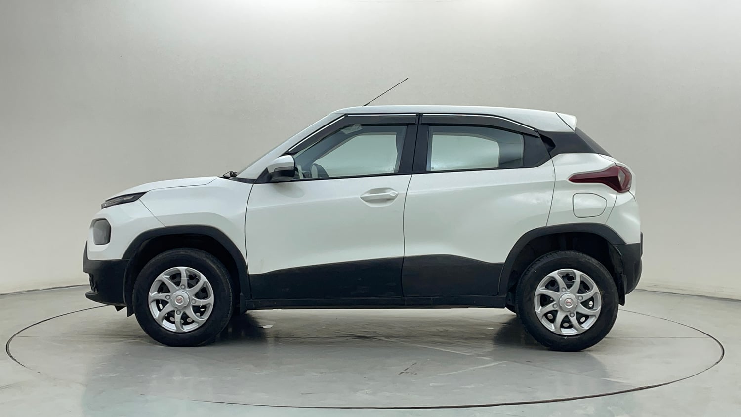Used 2023 Tata Punch Adventure MT Petrol Manual exterior LEFT SIDE VIEW