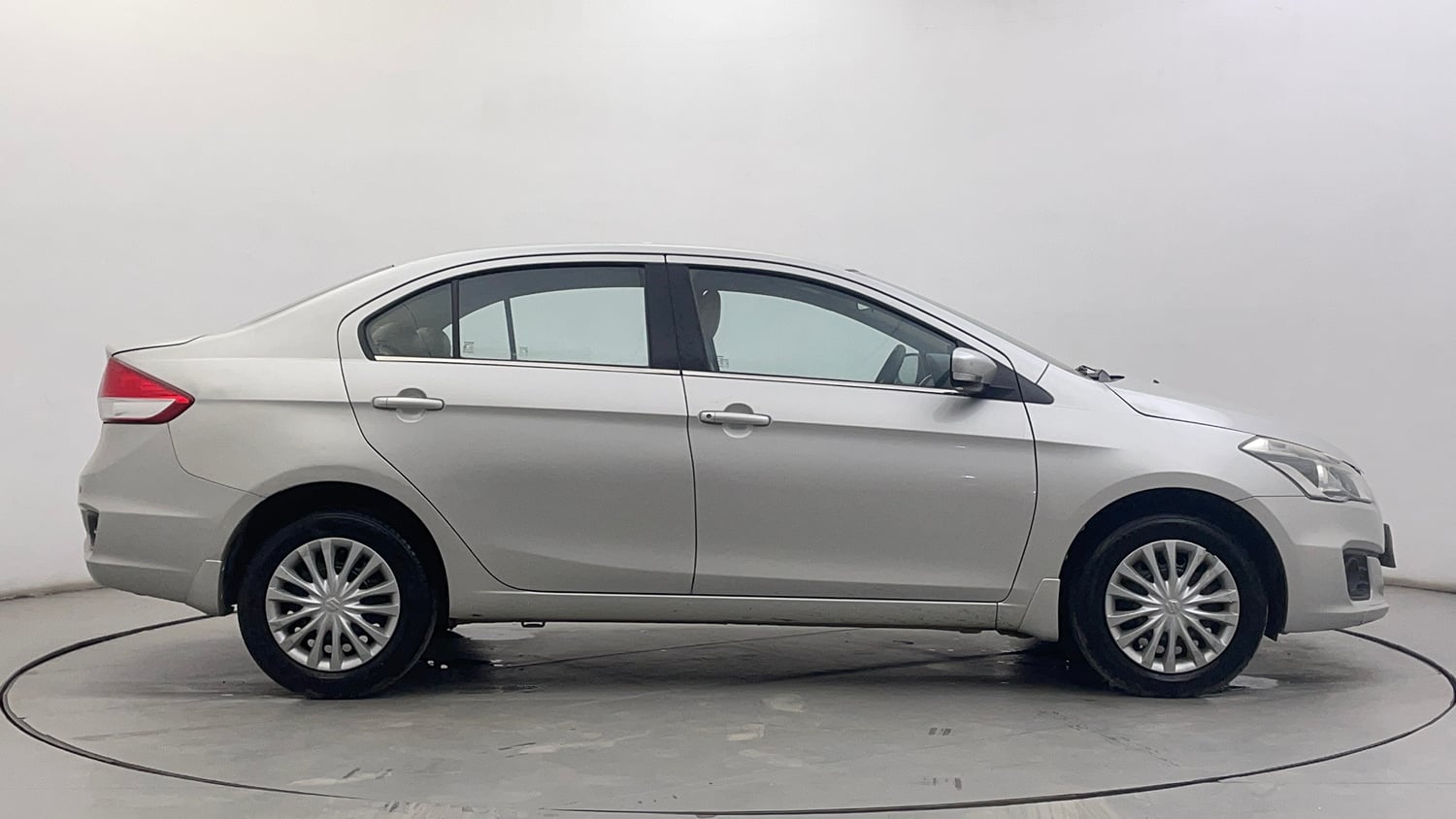 Used 2018 Maruti Suzuki Ciaz Delta 1.4 AT Petrol Automatic exterior RIGHT SIDE VIEW