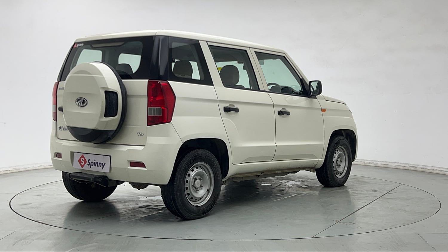 Used 2019 Mahindra TUV300 T4 Plus Diesel Manual exterior RIGHT REAR CORNER VIEW