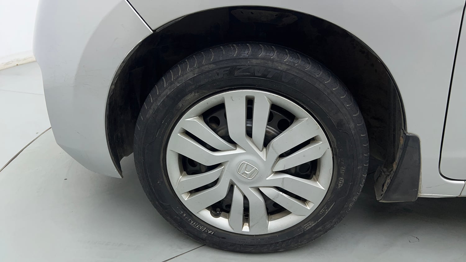 Used 2017 Honda Jazz SV Petrol Petrol Manual tyres LEFT FRONT TYRE RIM VIEW