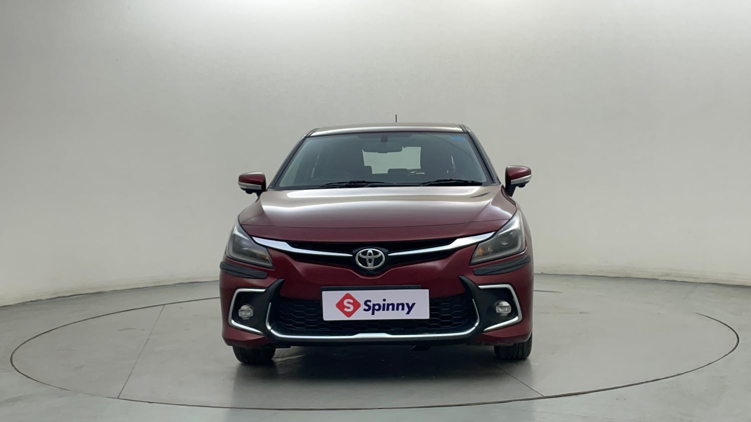Used 2025 Toyota Glanza V AMT Petrol Automatic exterior FRONT VIEW