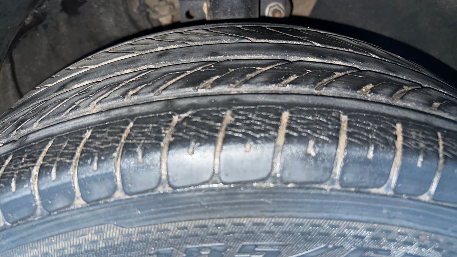 Used 2013 Volkswagen Polo Highline1.2L (P) Petrol Manual tyres RIGHT FRONT TYRE TREAD VIEW