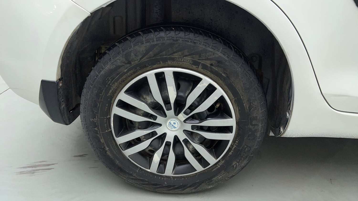 Used 2014 Maruti Suzuki Swift Dzire VXI Petrol Manual tyres RIGHT REAR TYRE RIM VIEW