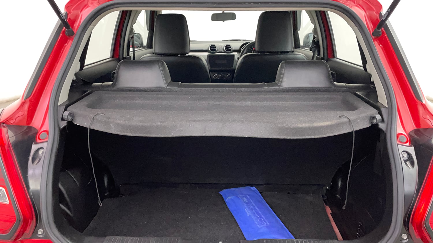 Used 2022 Maruti Suzuki Swift VXi AMT Petrol Automatic interior DICKY INSIDE VIEW